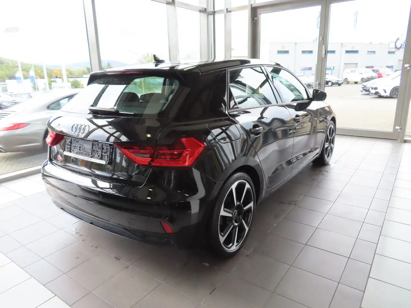 Audi A1 Sportback 30 TFSI advanced LED NAVI Schwarz - 2