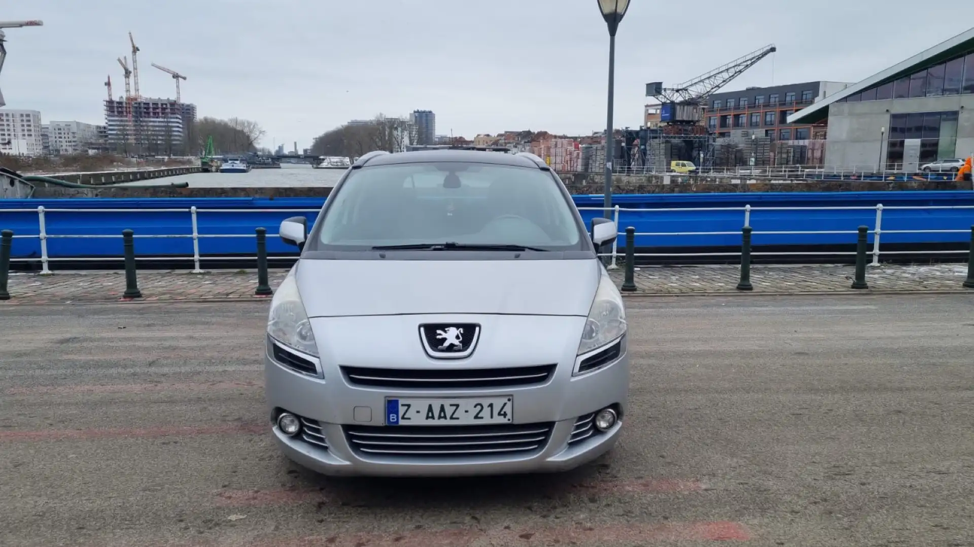 Peugeot 5008 1.6 HDi Style 7 Places Zilver - 1
