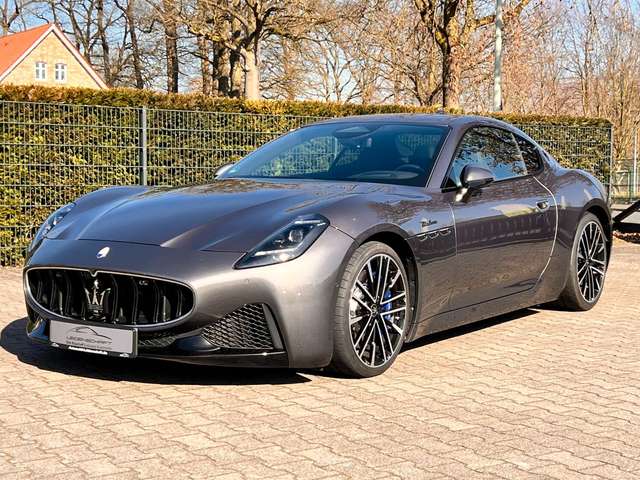 Imagine Maserati GranTurismo 3.0 V6 361kW Modena AWD