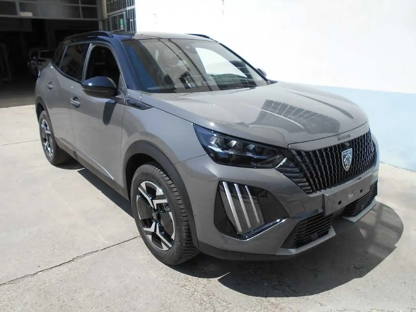 Peugeot 2008 2ª serie Hybrid 136 e-DCS6 GT Fin9Perfet Sc32% Grigio - 1