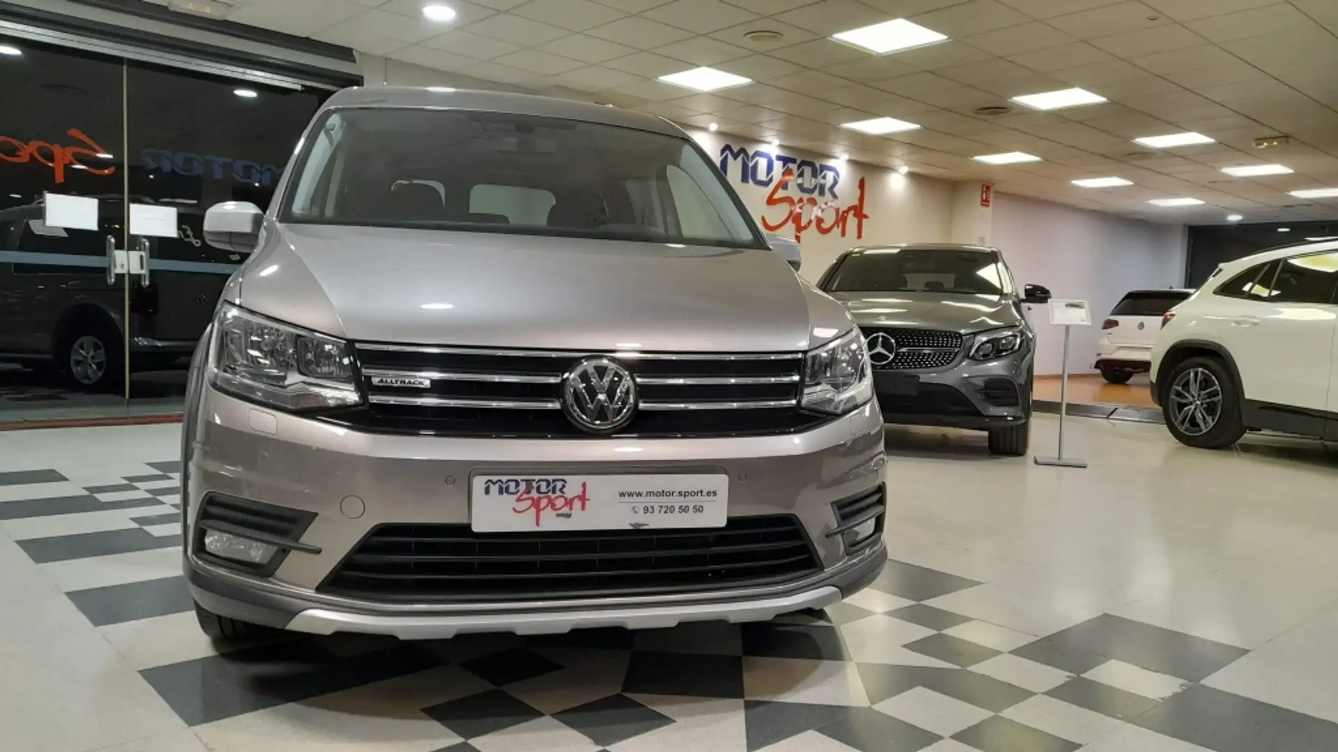 Volkswagen Caddy VOLKSWAGEN Industrial  Manual de 5 Puertas Beige - 2