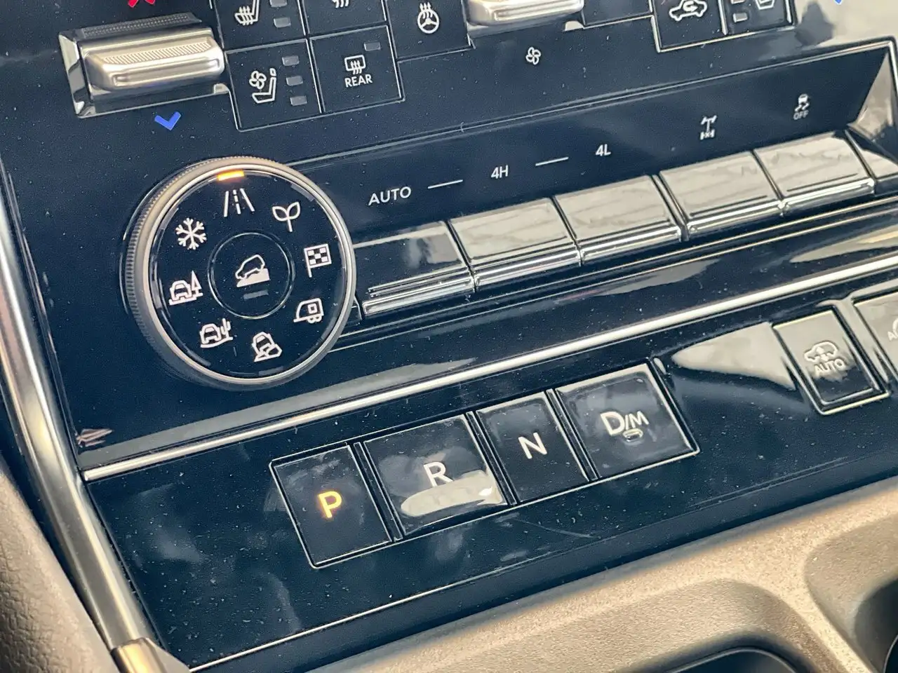 Nissan Armada снимка Nissan Armada