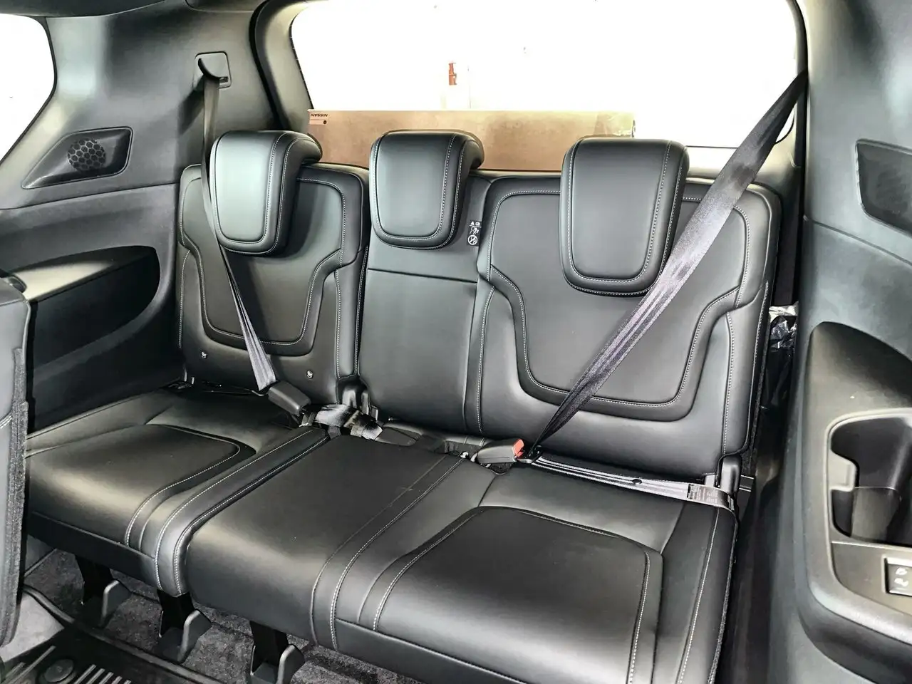 Nissan Armada снимка Nissan Armada