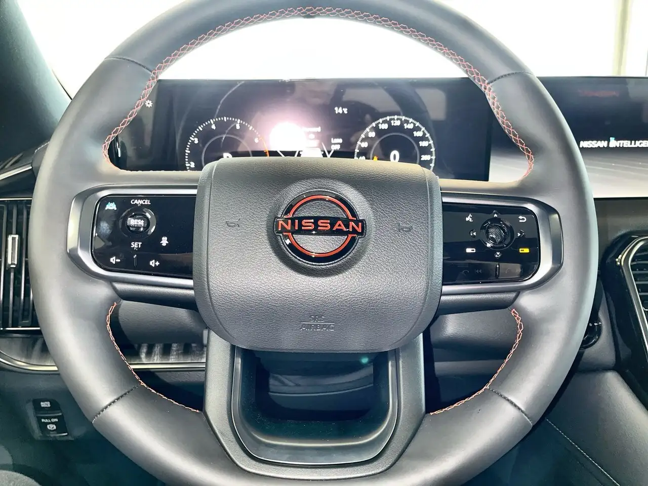 Nissan Armada снимка Nissan Armada