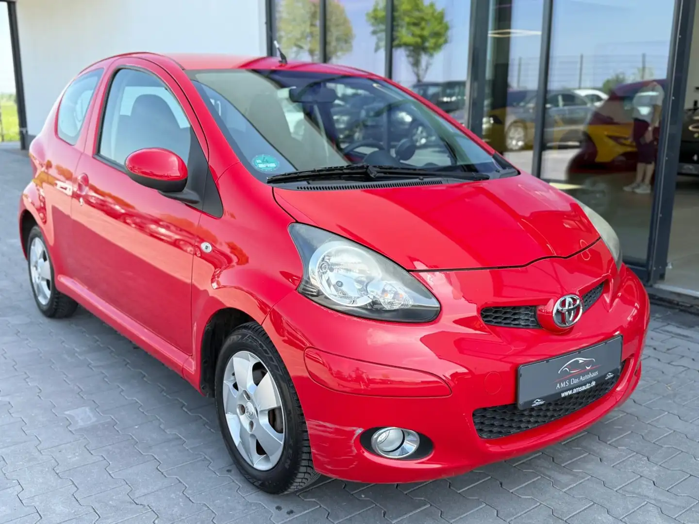 Toyota AYGO 1.0 Basis Automatik Roşu - 2