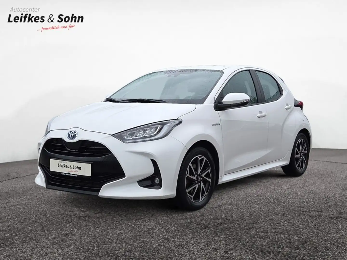 Toyota Yaris Hybrid 1.5 VVT-i Club - 1