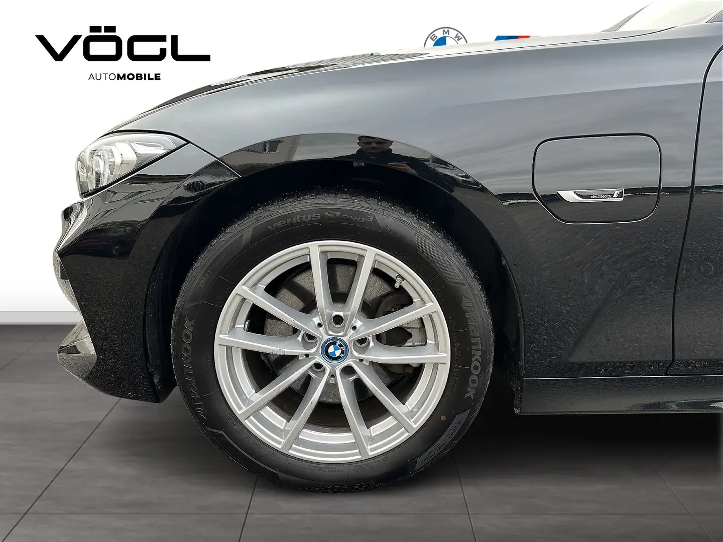 BMW 320 e Touring Schwarz - 2