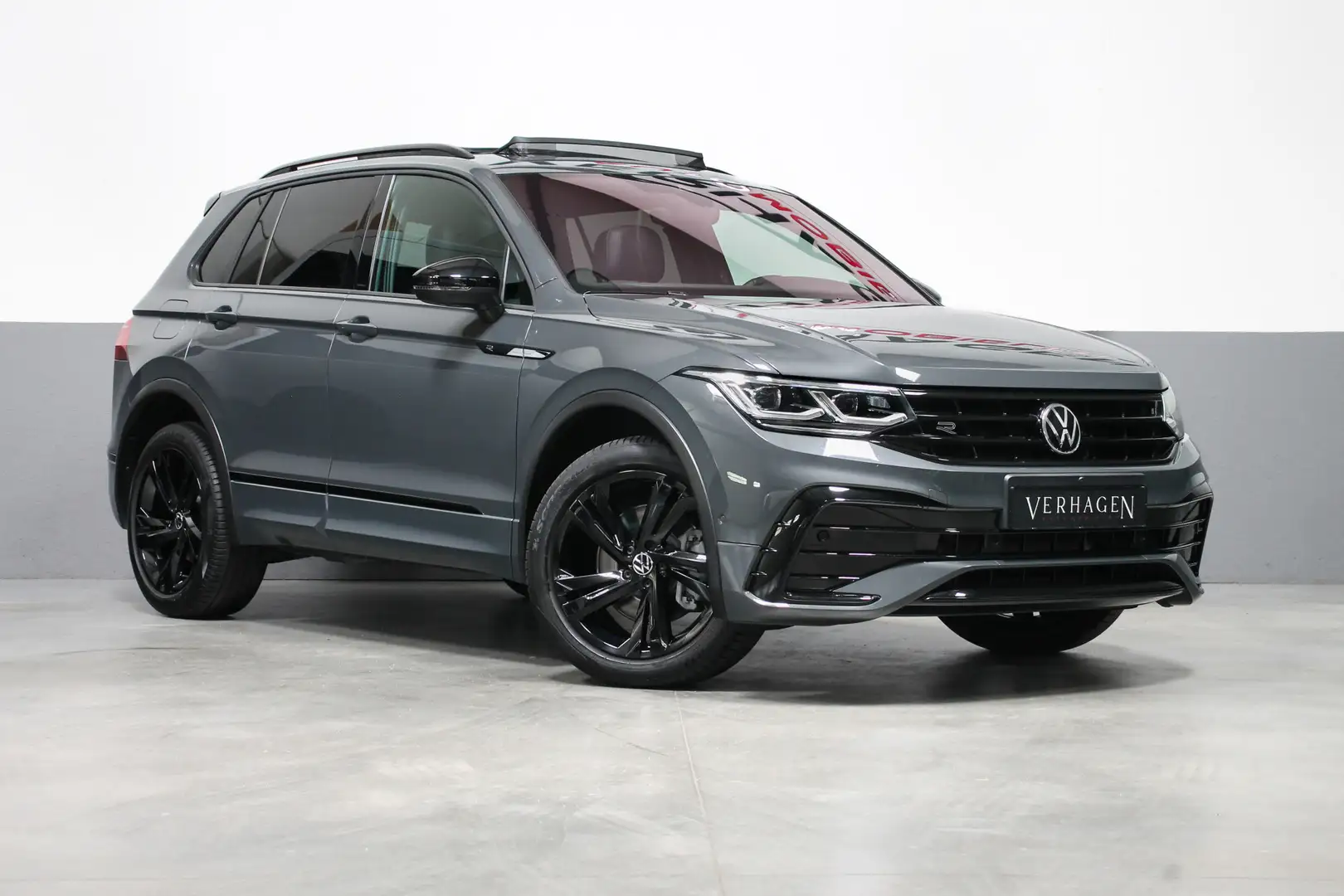 Volkswagen Tiguan 2.0 TSI 245pk R-line Black Style Leer Pano Standka Grau - 2