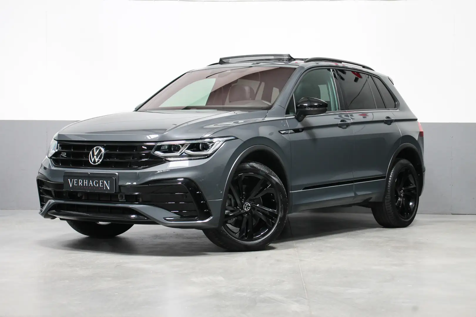 Volkswagen Tiguan 2.0 TSI 245pk R-line Black Style Leer Pano Standka Grau - 1