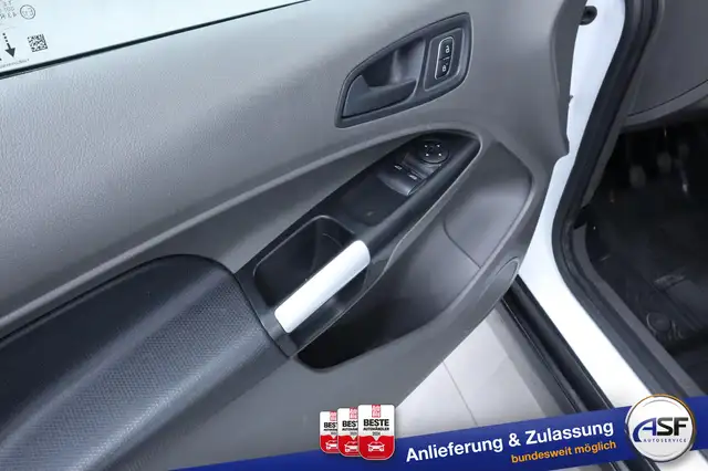 Ford Transit Connect view 14
