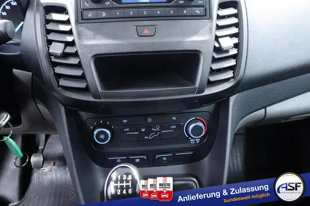 Ford Transit Connect view 21
