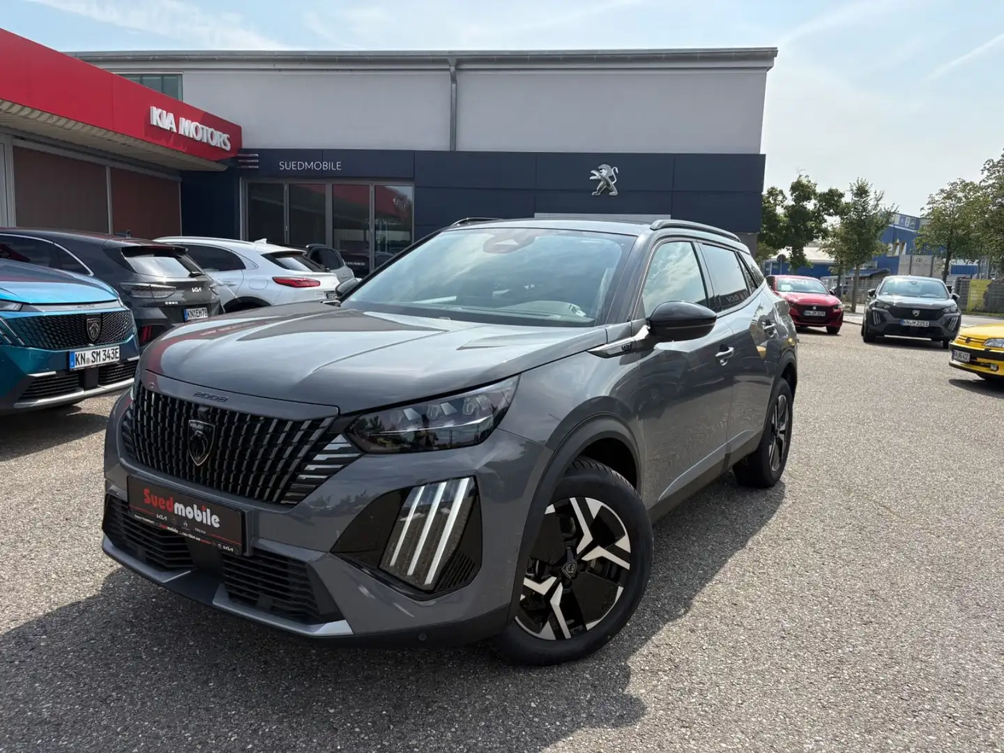 Peugeot 2008 Hybrid 145 e-DSC GT Grau - 1