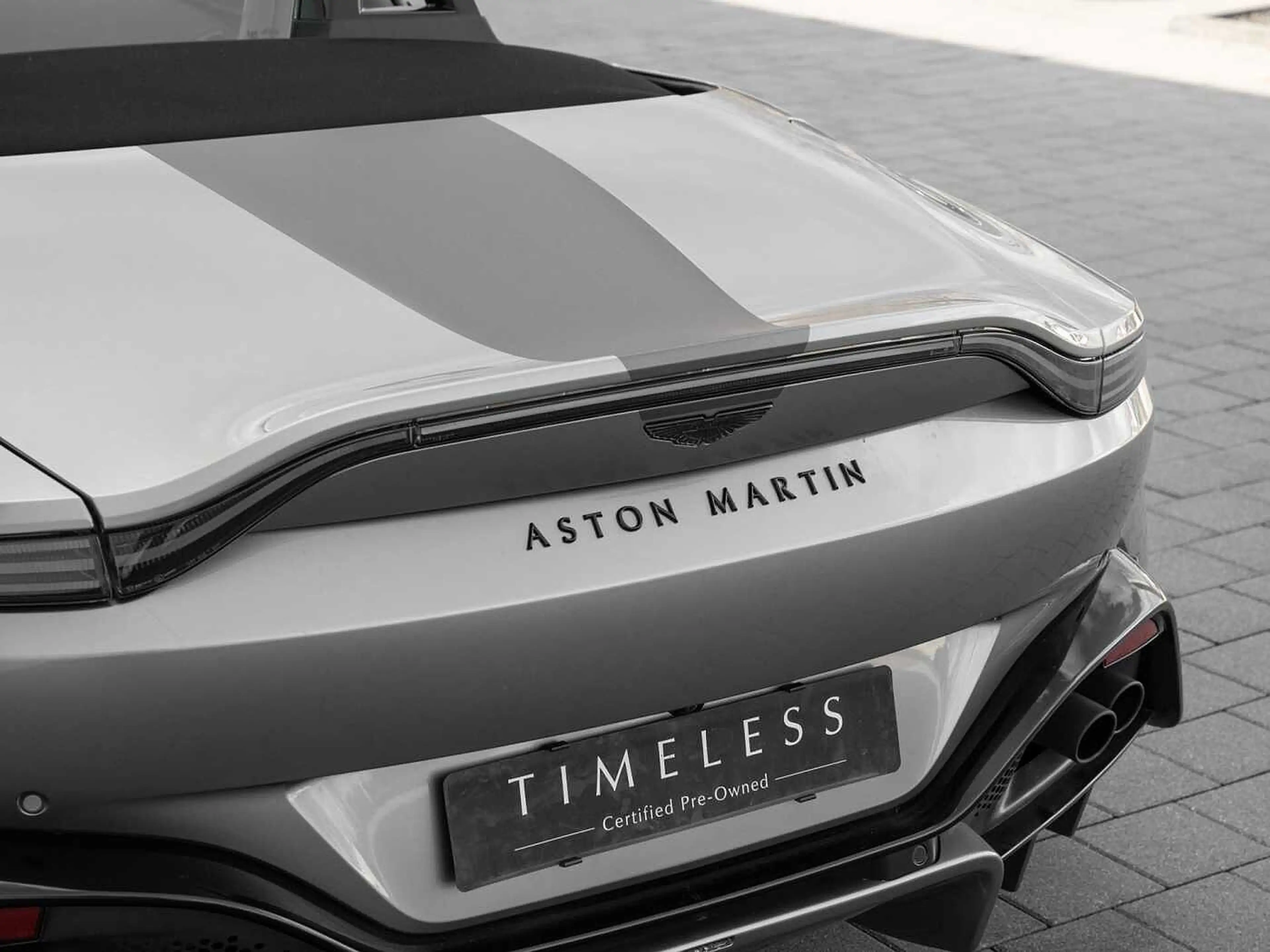 Aston Martin V8 Vantage Roadster F1 Edition Q Special Farbe — photo 8