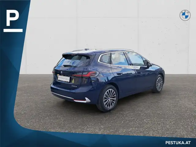 BMW 2 Series view 4