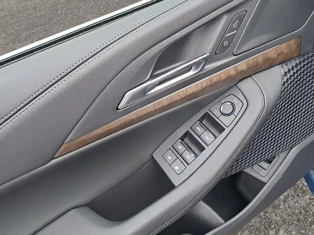 BMW 2 Series view 9