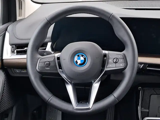 BMW 2 Series view 12