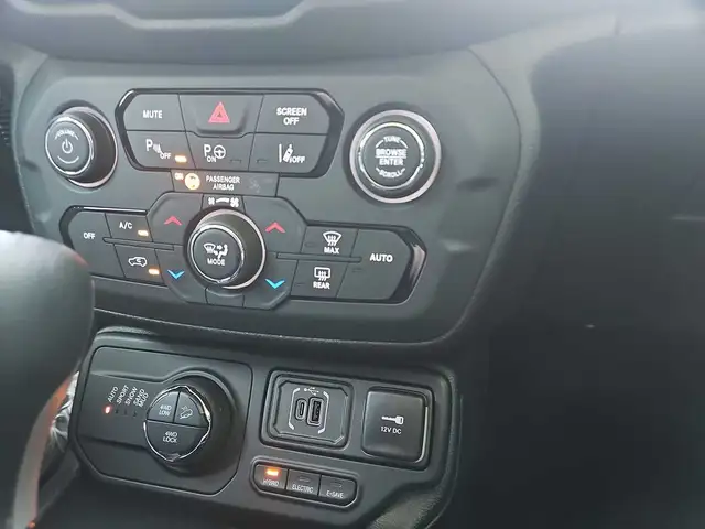 Jeep Renegade view 14