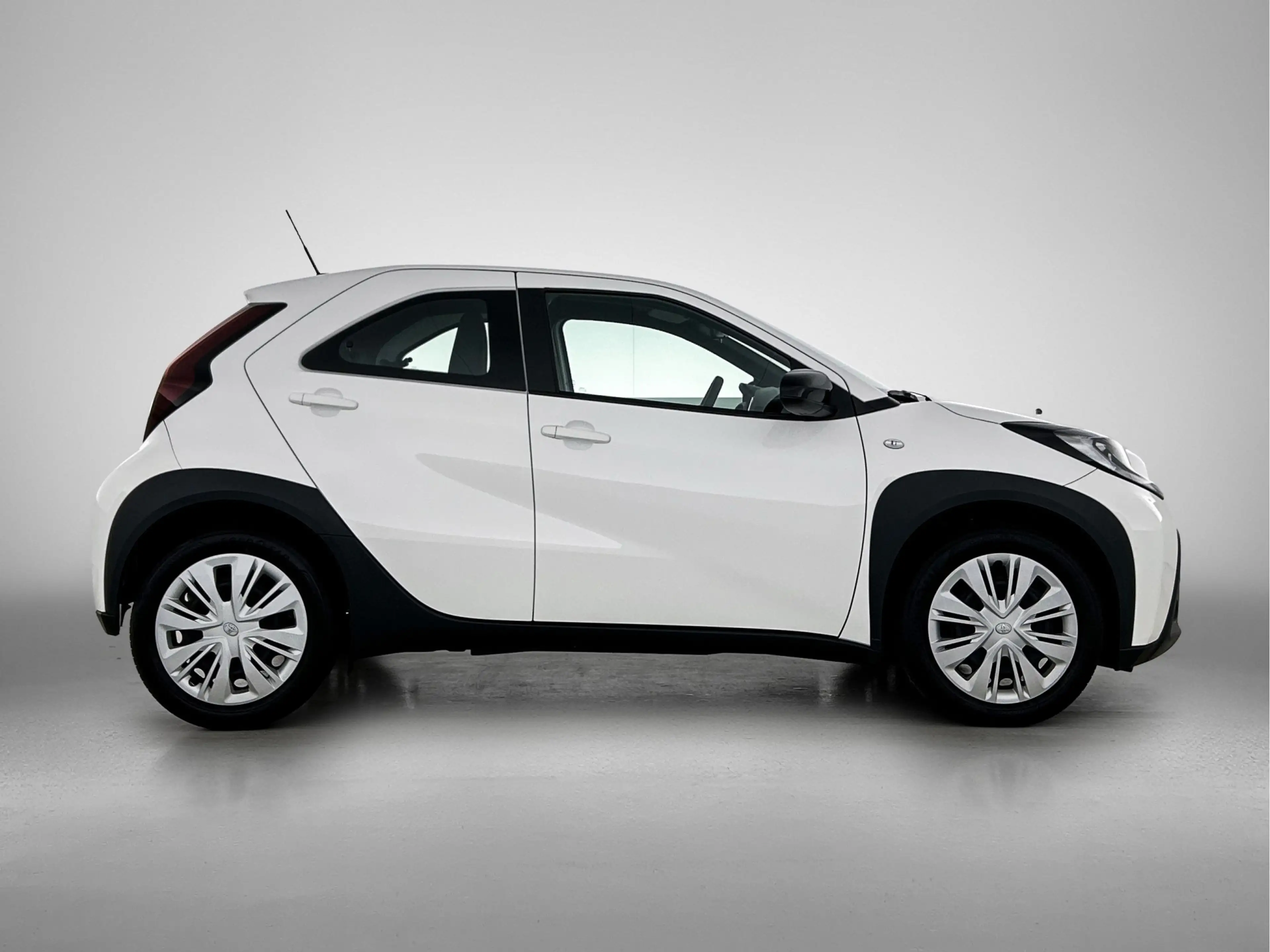 Toyota Aygo X 1.0 VVT-i MT Play | BTW voertuig | Apple CarPlay/A — photo 13