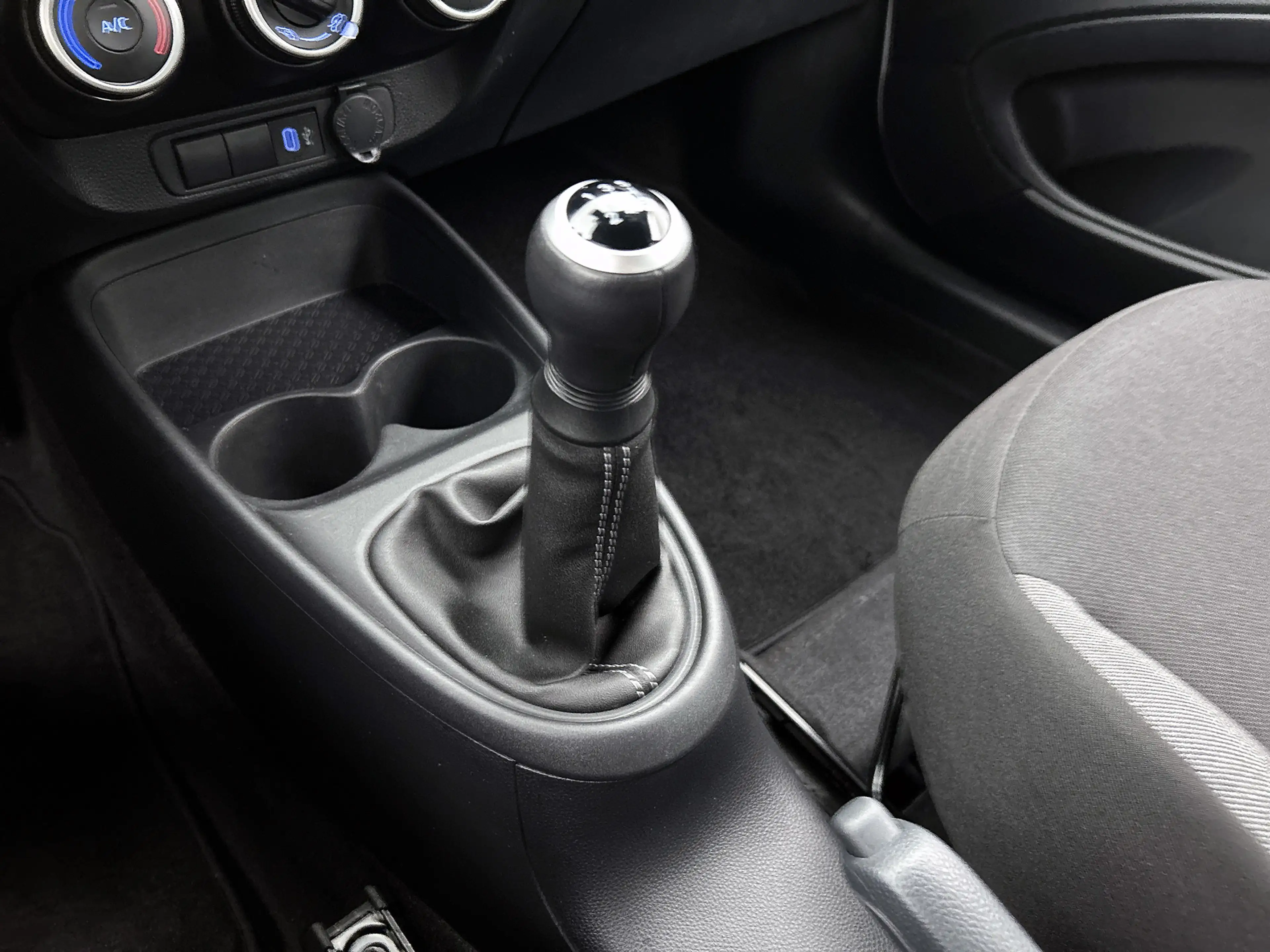 Toyota Aygo X 1.0 VVT-i MT Play | BTW voertuig | Apple CarPlay/A — photo 12