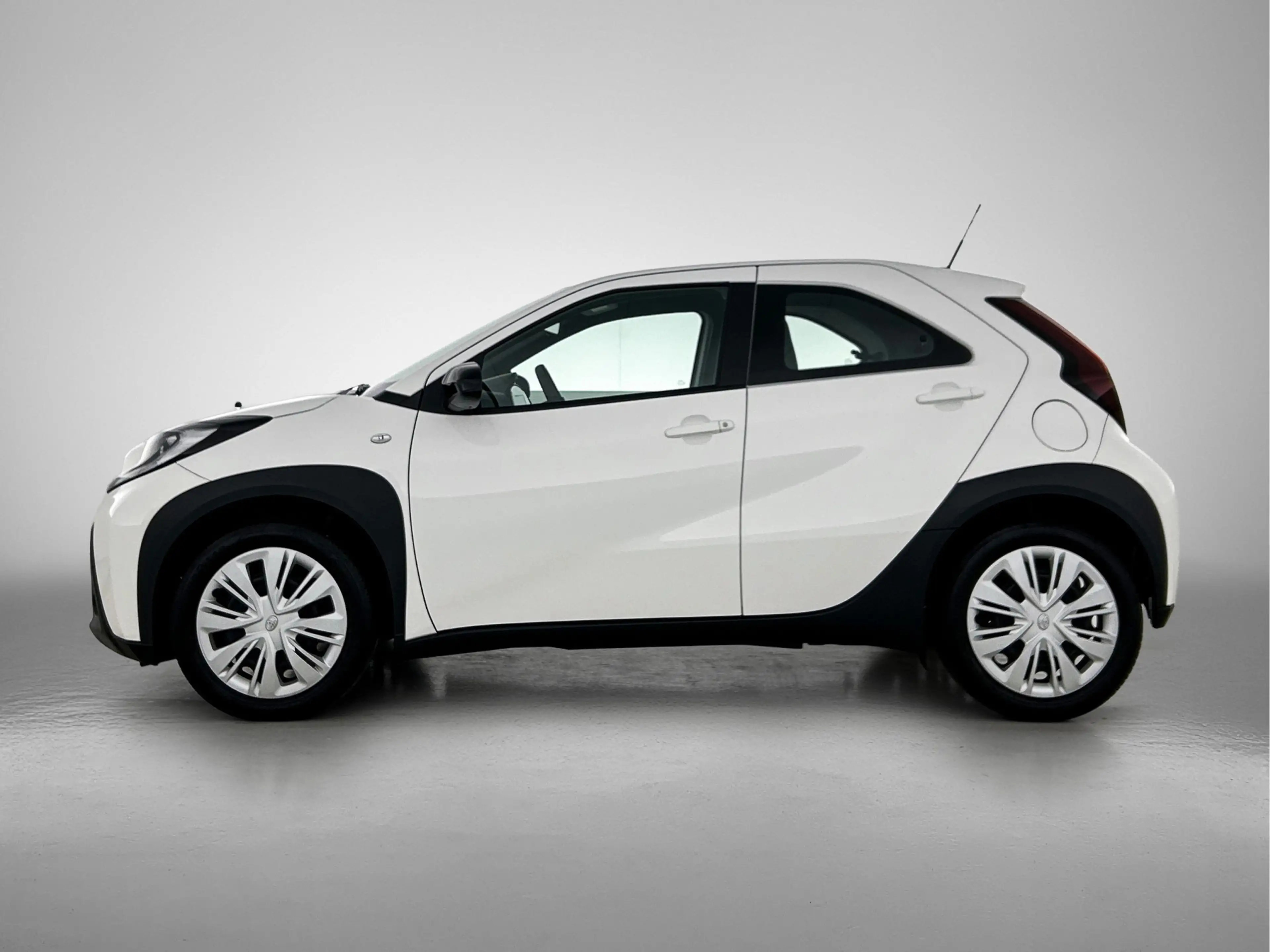 Toyota Aygo X 1.0 VVT-i MT Play | BTW voertuig | Apple CarPlay/A — photo 3