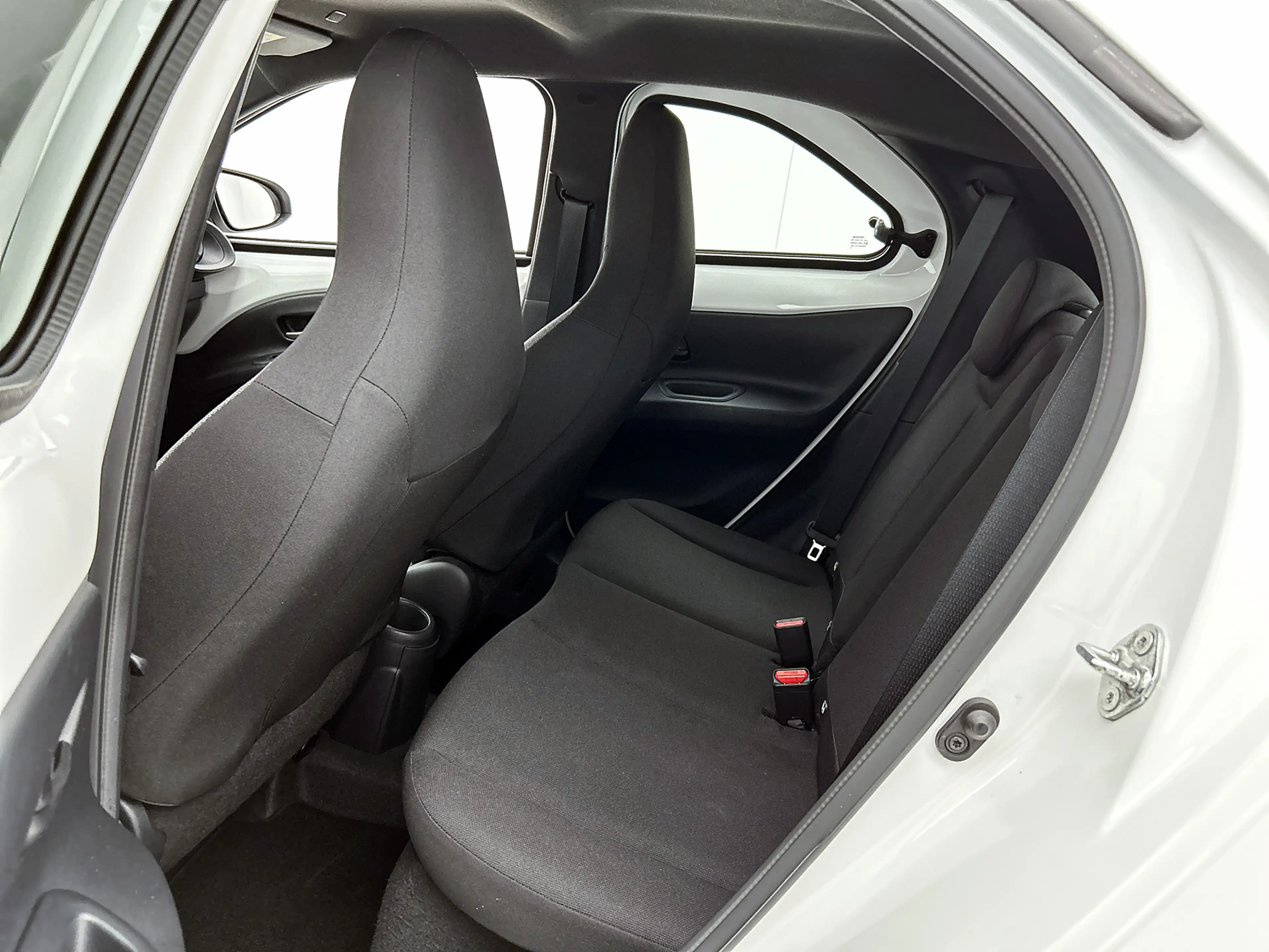 Toyota Aygo X 1.0 VVT-i MT Play | BTW voertuig | Apple CarPlay/A — photo 17