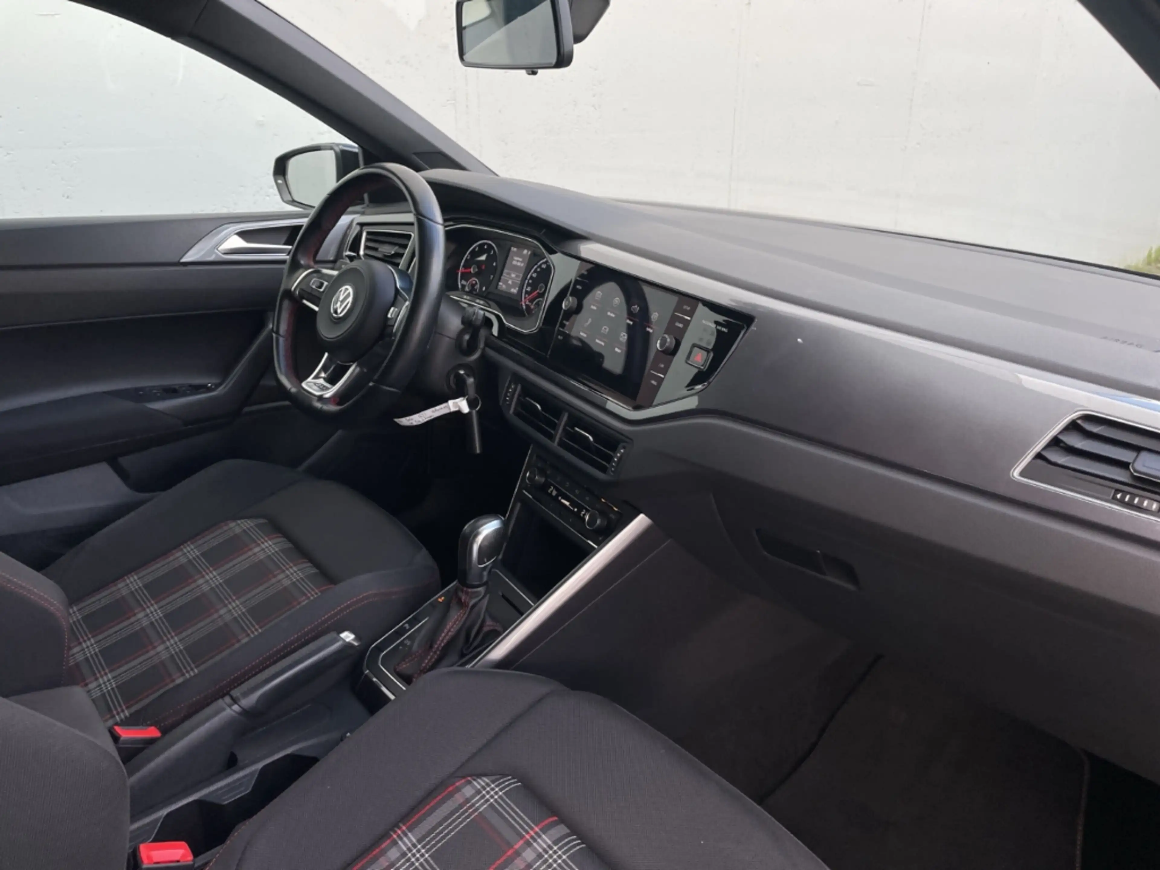 Volkswagen Polo GTI 2.0 TSI DSG ACC/PDC/Sitzhzg/Fahrprofilauswahl/Clim — photo 10