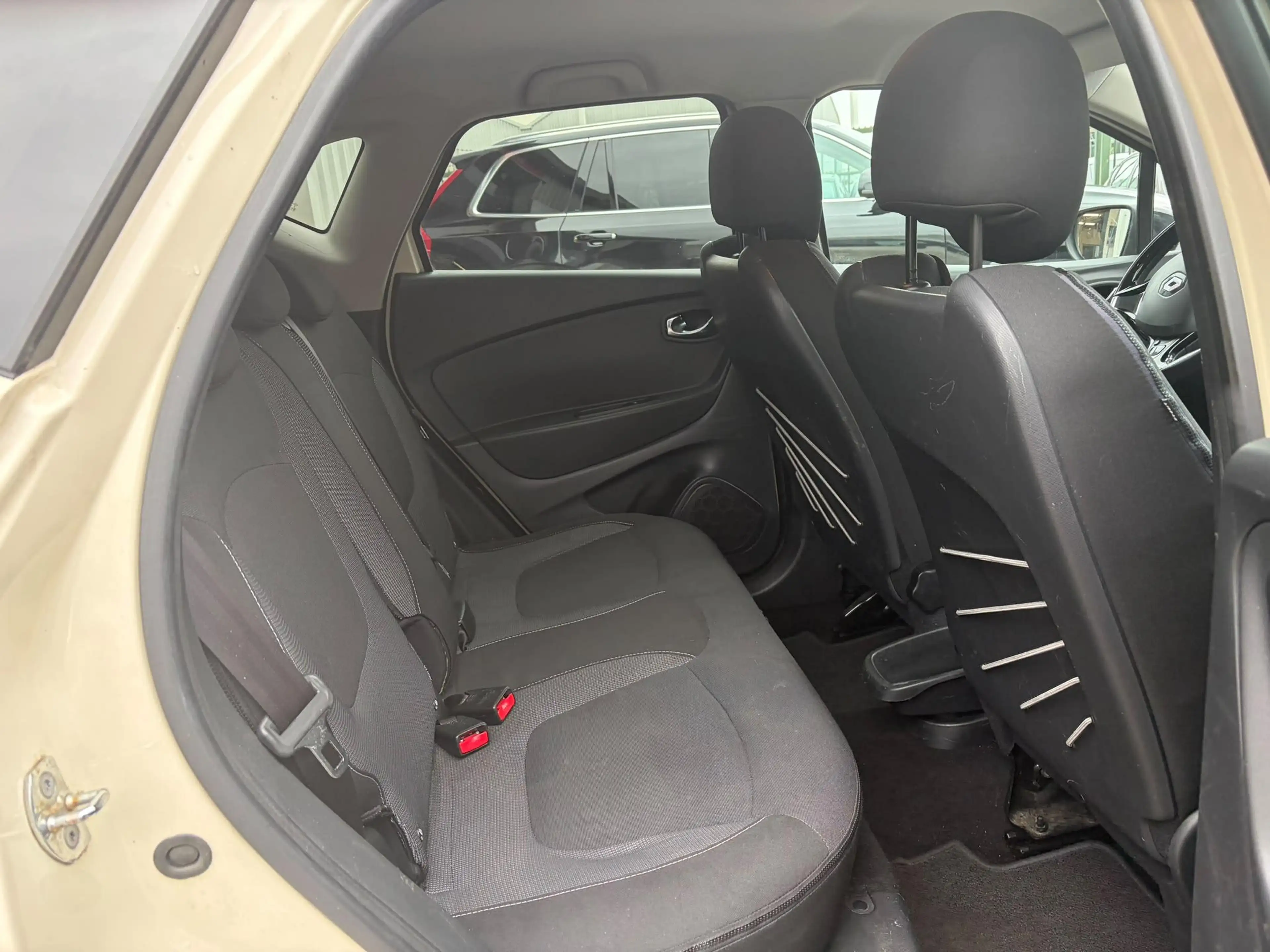 Renault Captur 0.9 TCe Dynamique Clima, cruise, camera, pdc achte — photo 11