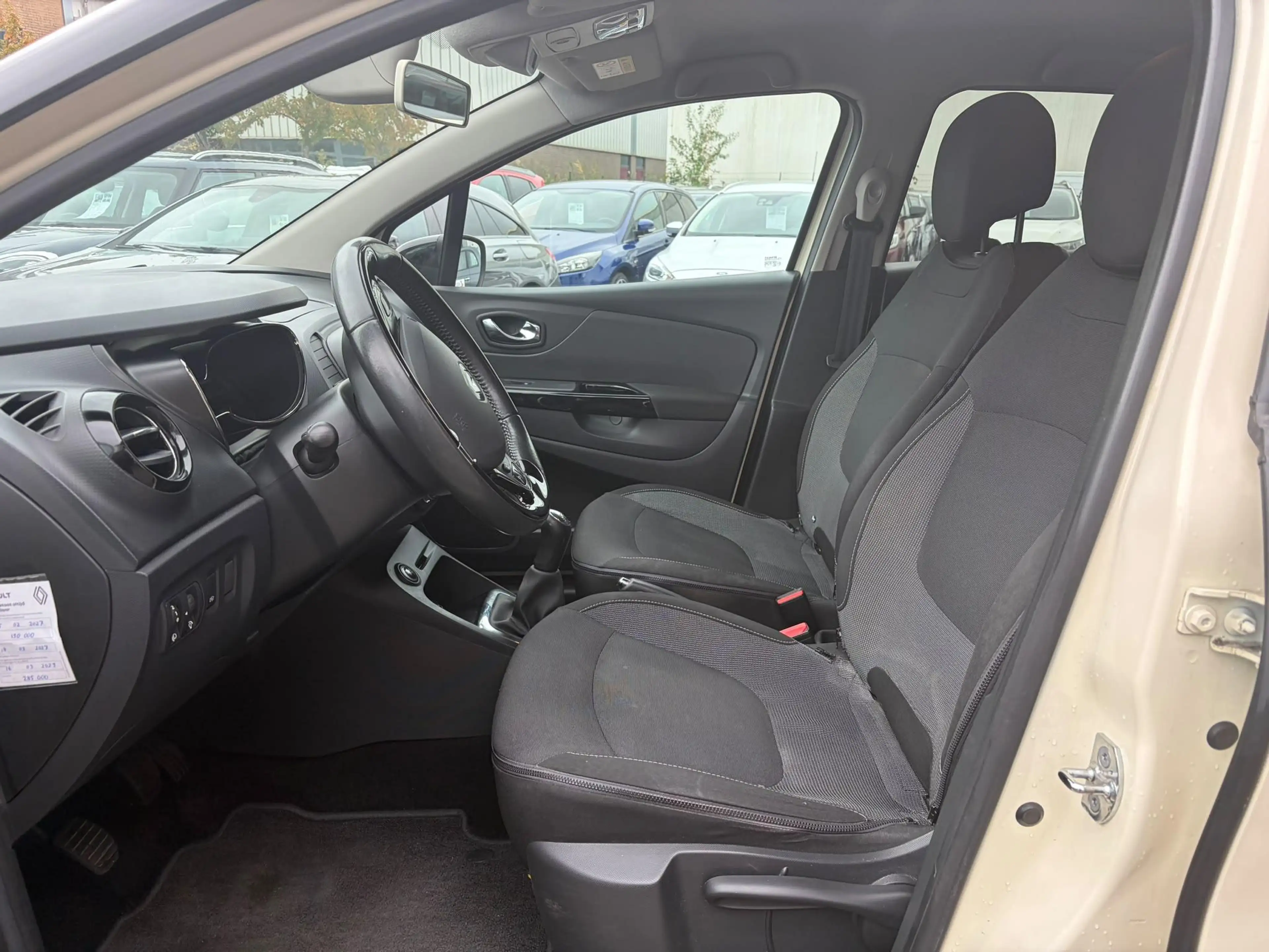 Renault Captur 0.9 TCe Dynamique Clima, cruise, camera, pdc achte — photo 9