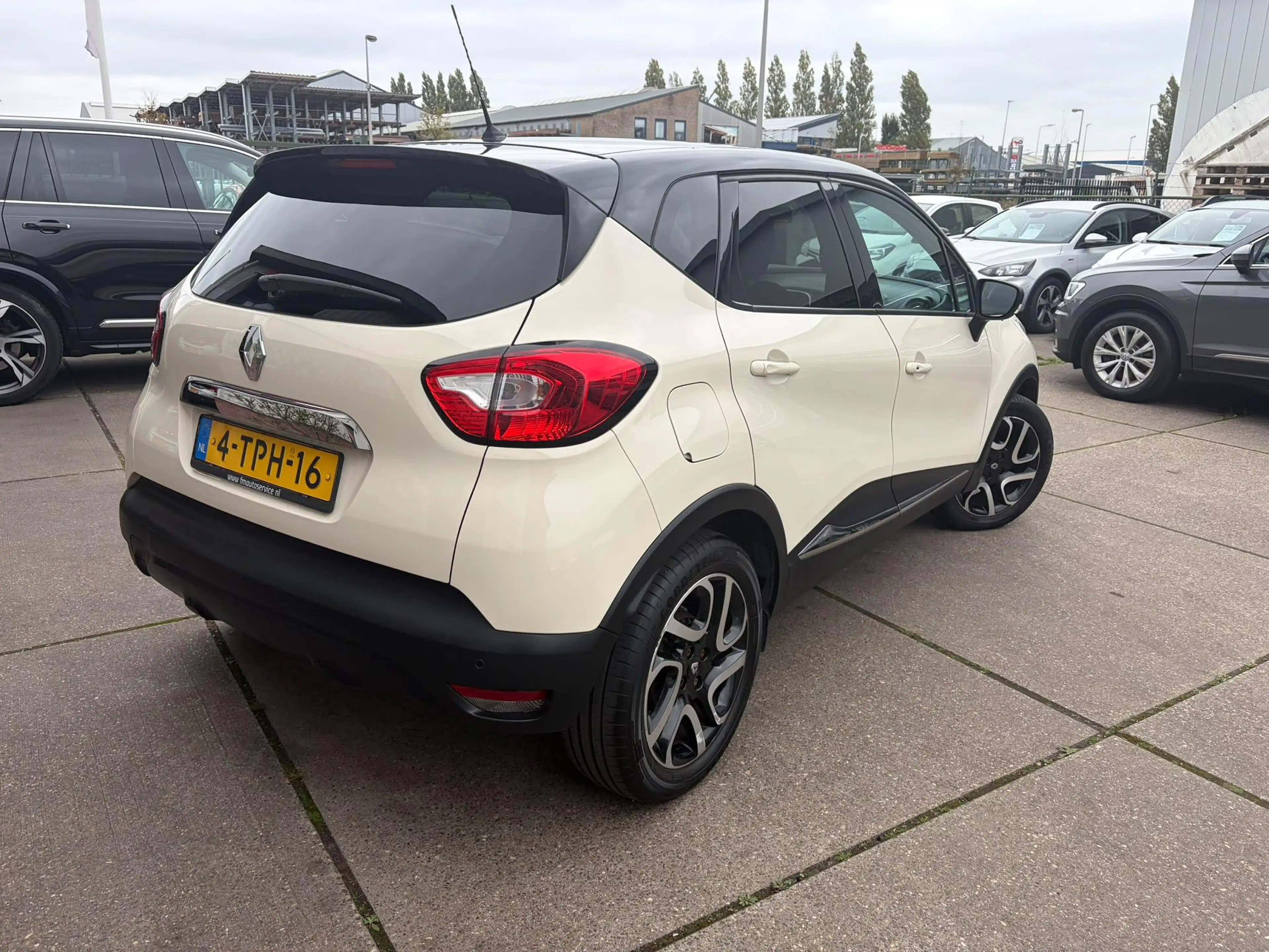Renault Captur 0.9 TCe Dynamique Clima, cruise, camera, pdc achte — photo 6