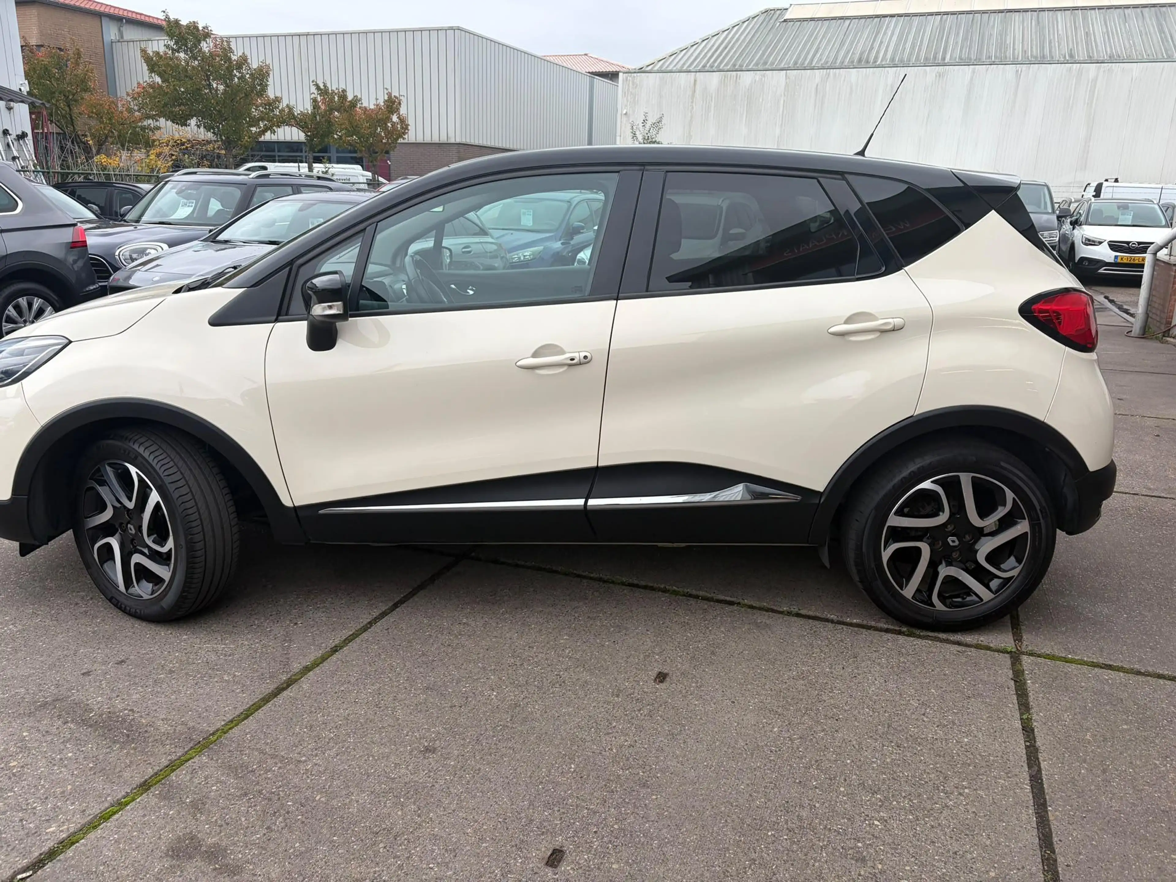 Renault Captur 0.9 TCe Dynamique Clima, cruise, camera, pdc achte — photo 4