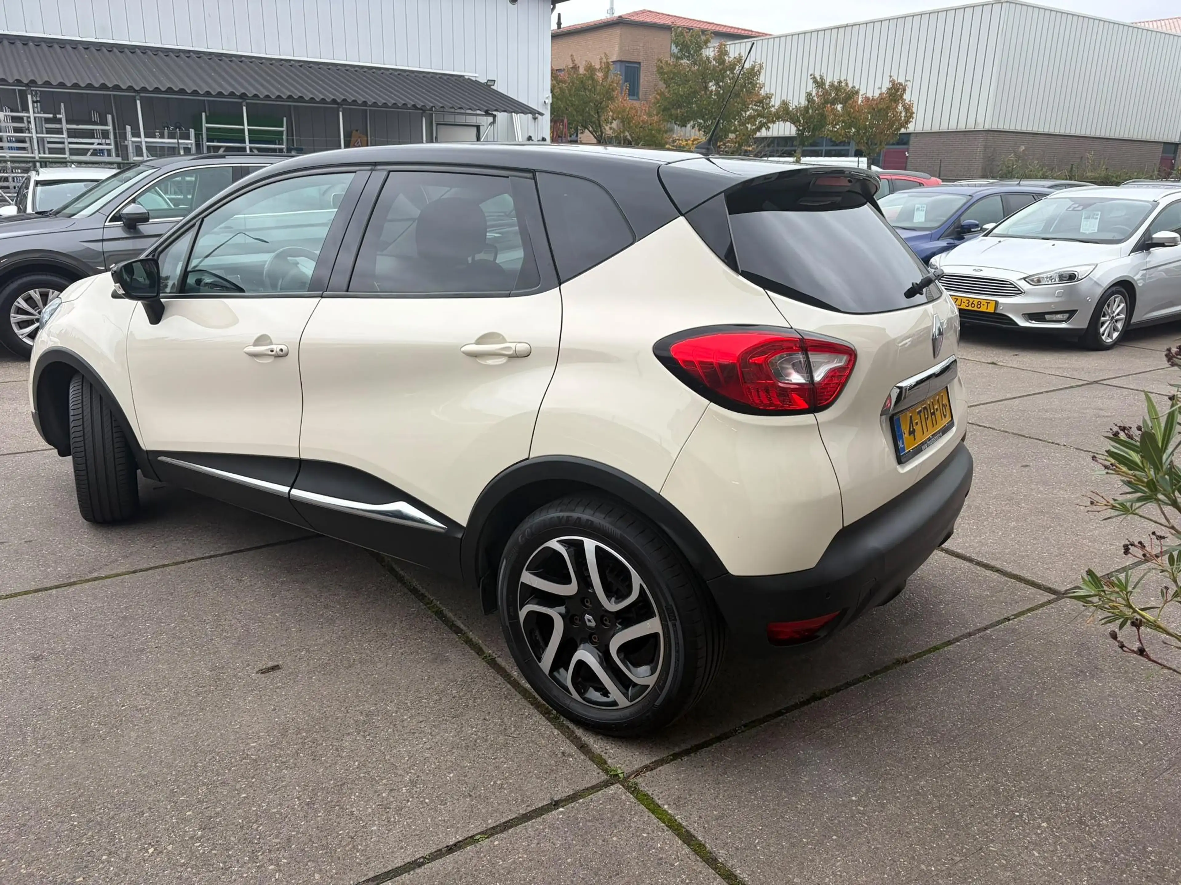 Renault Captur 0.9 TCe Dynamique Clima, cruise, camera, pdc achte — photo 5