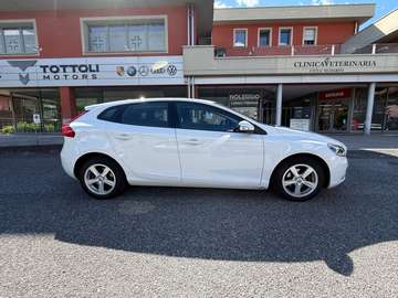 V40 2.0 d2 Kinetic OK NEOPATENTATO - TAGLIANDATA - GARANZIA