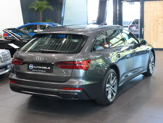 Audi A6 Avant view 5
