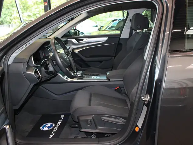 Audi A6 Avant view 13