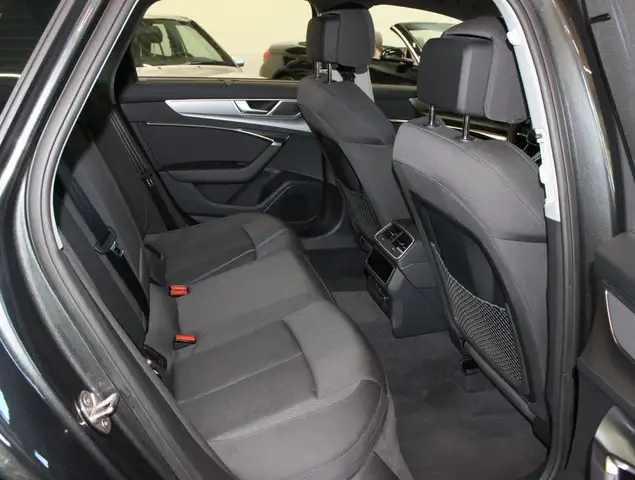 Audi A6 Avant view 11