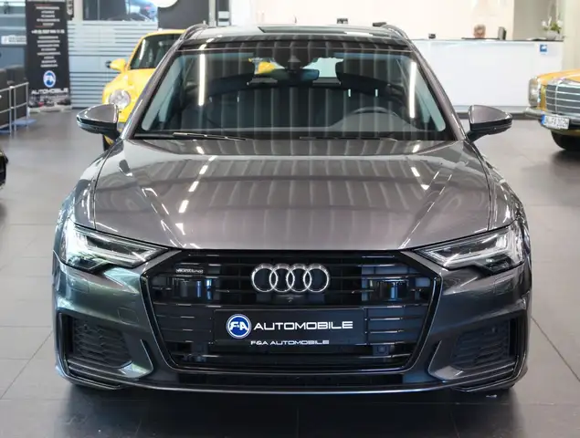 Audi A6 Avant view 3