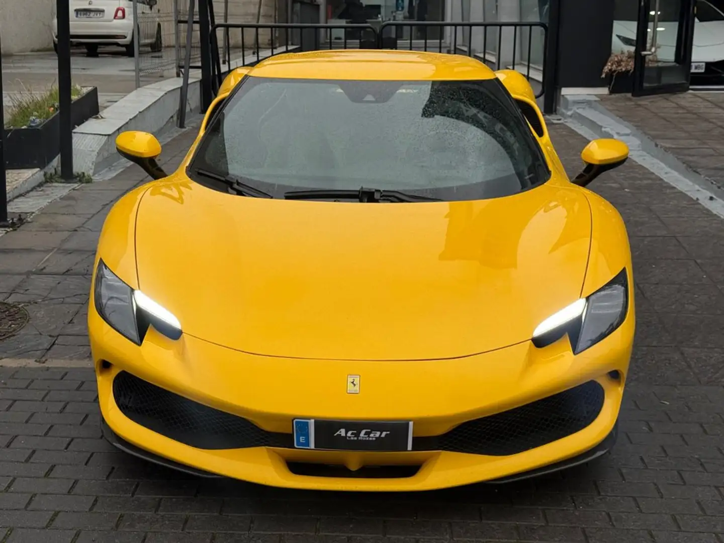 Ferrari 296 GTB 3.0 V6 T Amarillo - 2