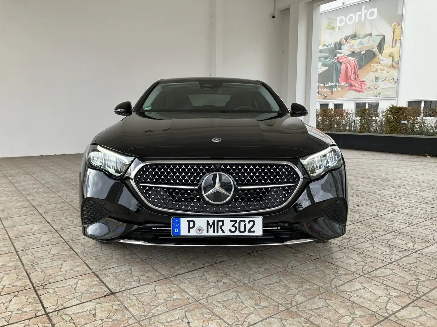 Mercedes-Benz E 220 E 220 d AVANTGARDE/Distronic/Pano.-Dach/Kamera Schwarz - 2