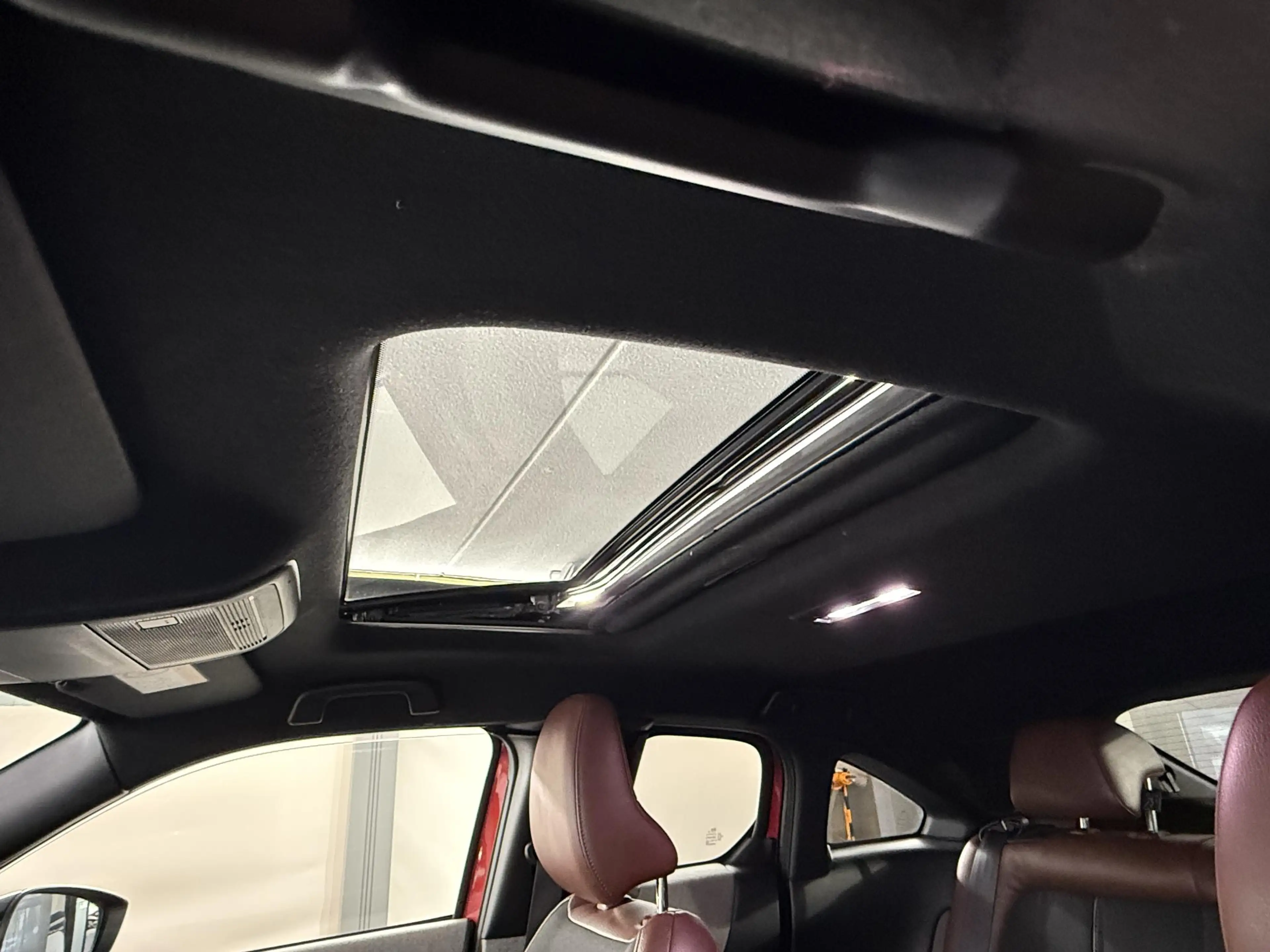 Mazda MX-30 e-SkyActiv 145 Luxury 36 kWh / NL auto / Bose / Sc — photo 14