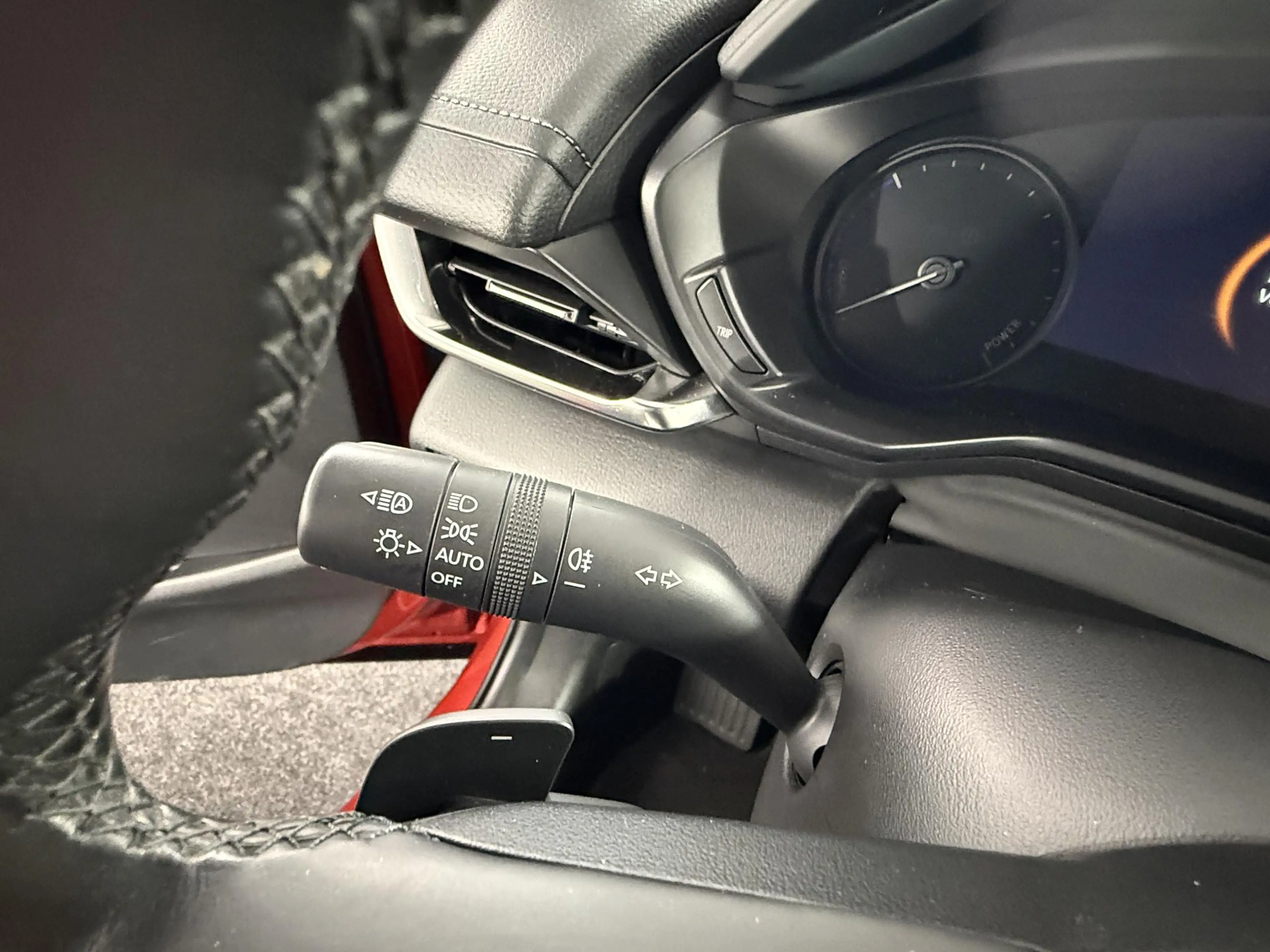 Mazda MX-30 e-SkyActiv 145 Luxury 36 kWh / NL auto / Bose / Sc — photo 12