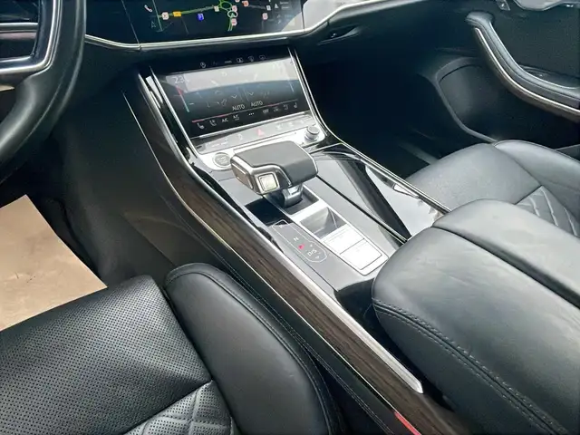 Audi A8 view 14