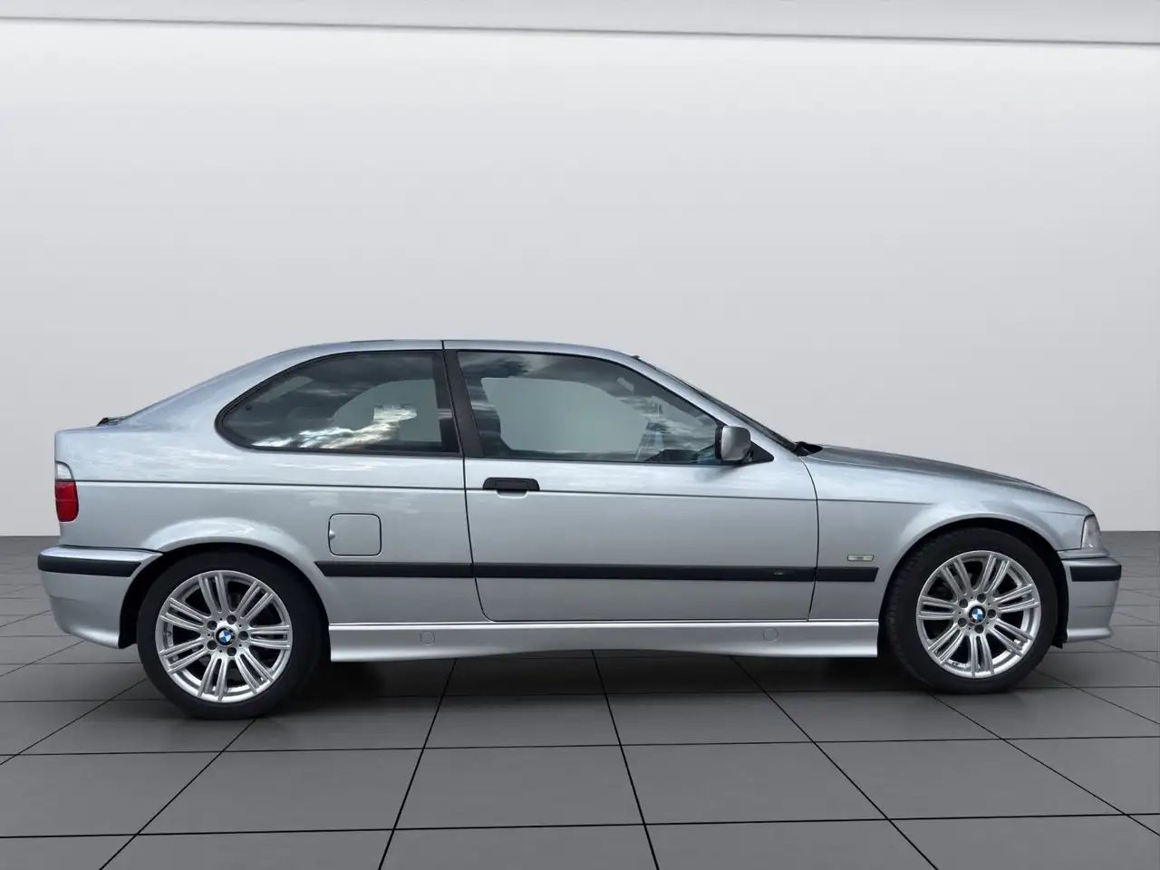 BMW 323 ti Compact Youngtimer LEDER+SHZ+PDC+EXCLUSIVE, foto 8