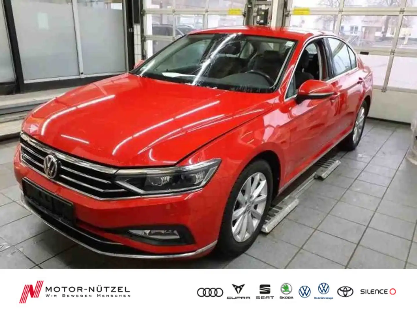 Volkswagen Passat 1.5 TSI DSG ELEGANCE IQ+NAVI+ACC+SHZ+AHK Rot - 1