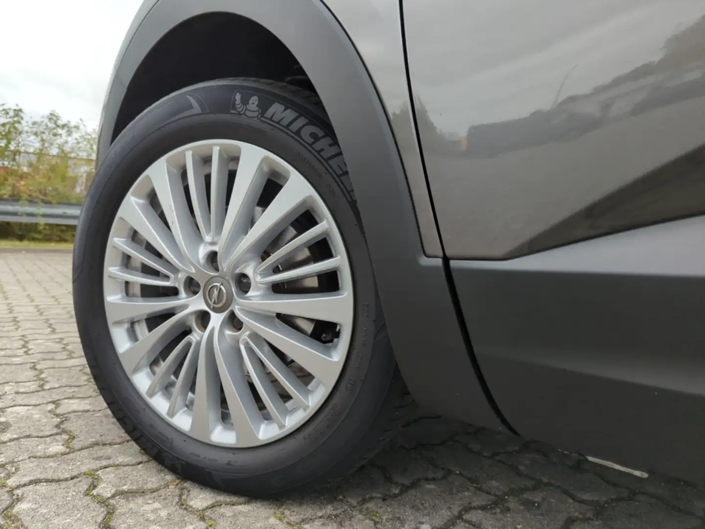 Opel Grandland INNOVATION 1.6 Turbo Autom. +AHK+Navi+LED+Lenkradh Gris - 2