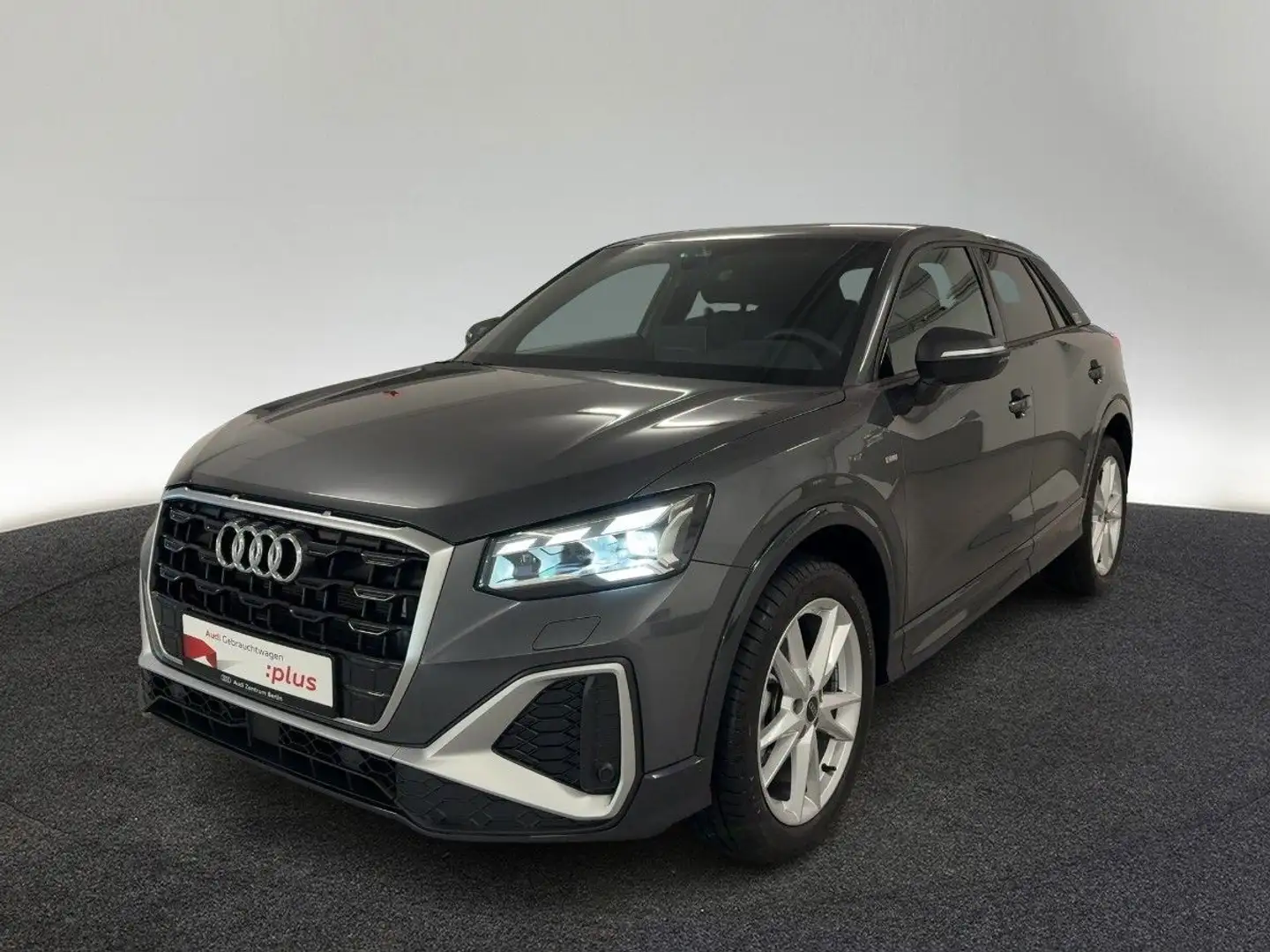 Audi Q2 S line 35 TFSI S tr. AHK STDHZG MATRIX LEDER Grau - 2