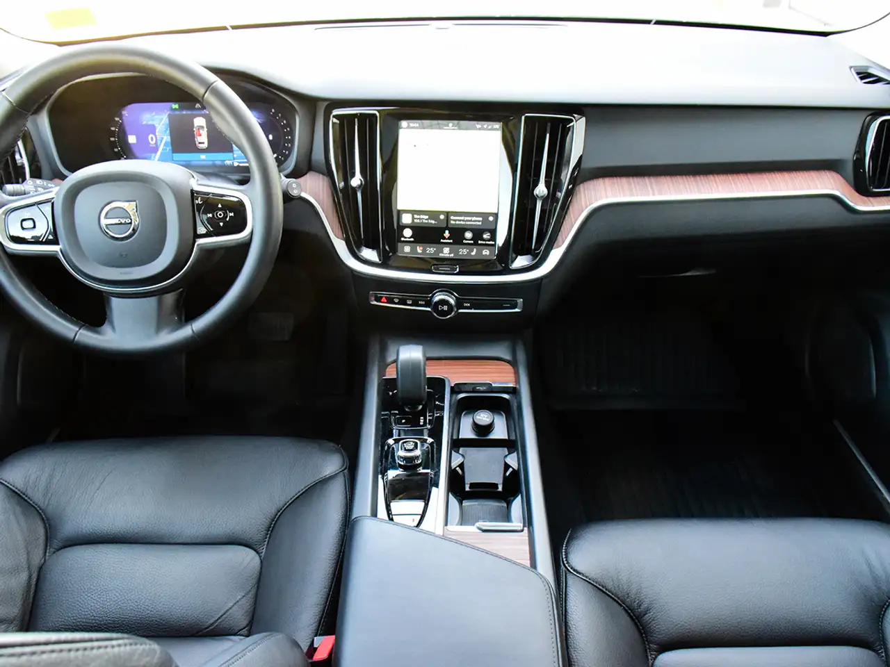 Volvo V60 Cross Country снимка Volvo V60 Cross Country