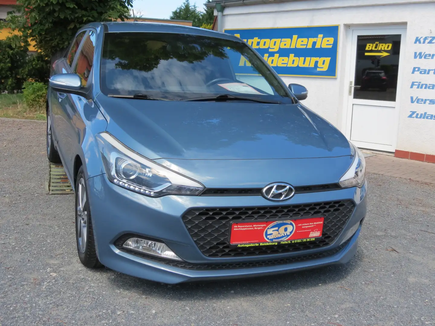 Hyundai i20 YES! Plus 1.Hd. 5-türig!!SHZ.!Kamera!!PDC!Navi! Bleu - 1