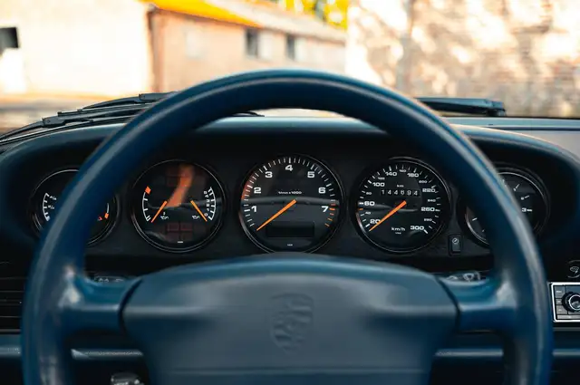 Porsche 911 view 12