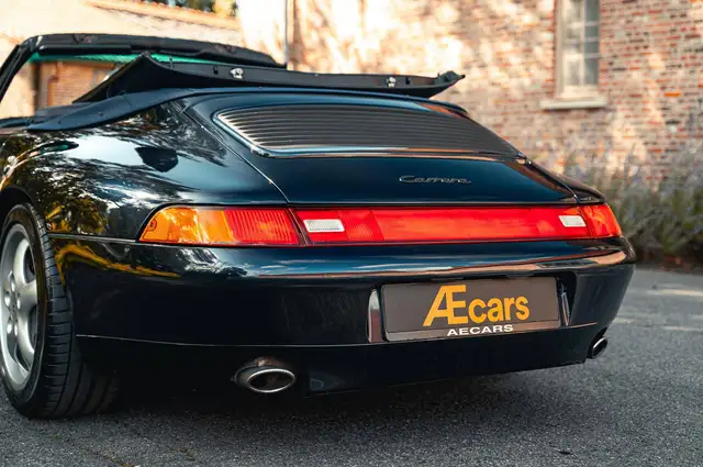 Porsche 911 view 18
