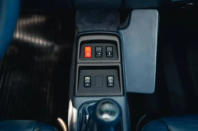 Porsche 911 view 13